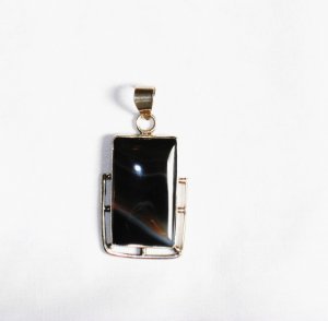 PN188 Agate Pendant in Sterling Silver