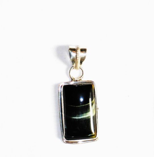 PN190 Agate Pendant in Sterling Silver
