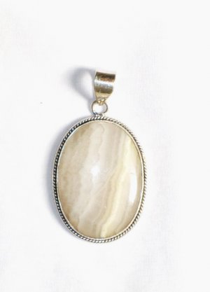 PN235 Agate Pendant in Sterling Silver
