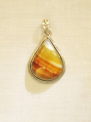 PN406 Agate Pendant in Sterling Silver