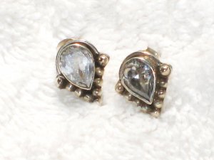 ER059 Blue Topaz Earrings set in sterling silver