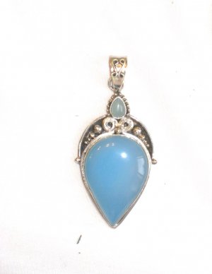 PN065       Chalcedony Pendant in Sterling Silver