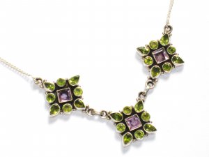 ST244       Peridot and Amethyst Cut Stone Necklace in Sterling Silver