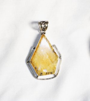 PN134       Moss Agate Pendant in Sterling Silver