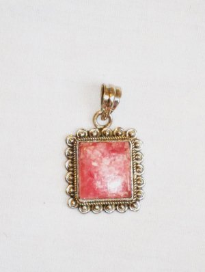 PN086       Pink Agate Pendant in Sterling Silver