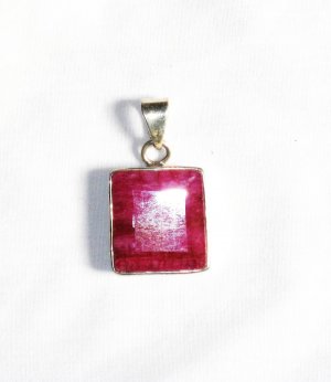 PN156       Pink Agate Pendant in Sterling Silver