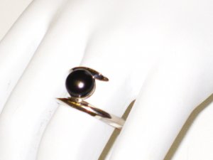 RG046       Pearl Ring in Sterling Silver, Size 7