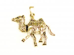 CP010       Camel Pendant in Sterling Silver