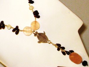 NK043       Rose Quartz and Garnet Necklacein Sterling Silver