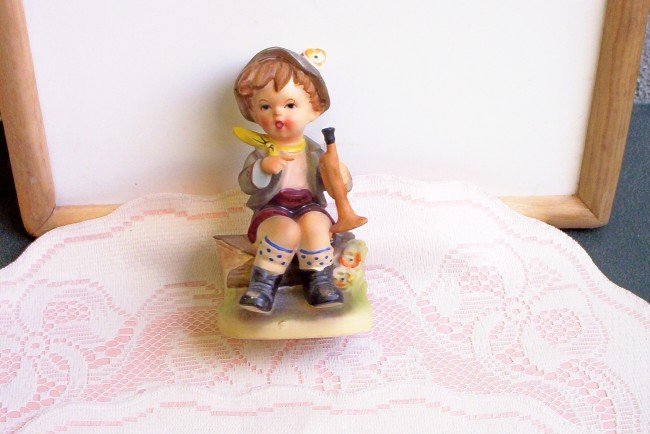 Hummel-Like Ceramic Boy with Flute FREE SHIPPING!