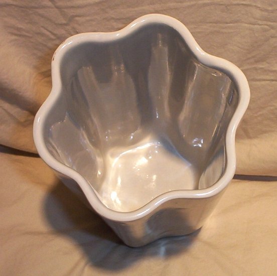USA Rippled Vase J3008~ Elegant ~FREE SHIPPING!