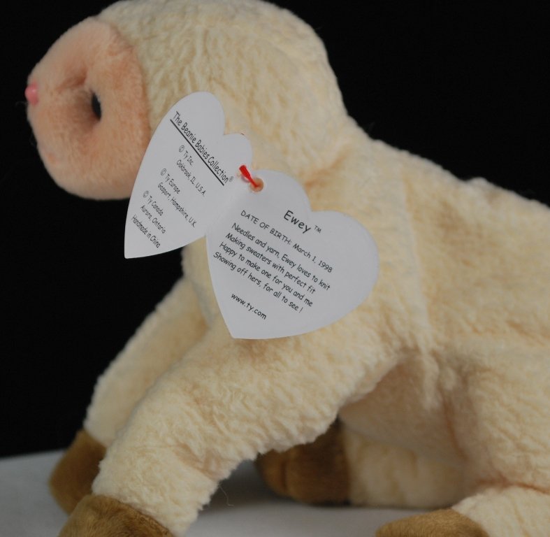 Ty Beanie Baby Ewey The Lamb Retired 4219