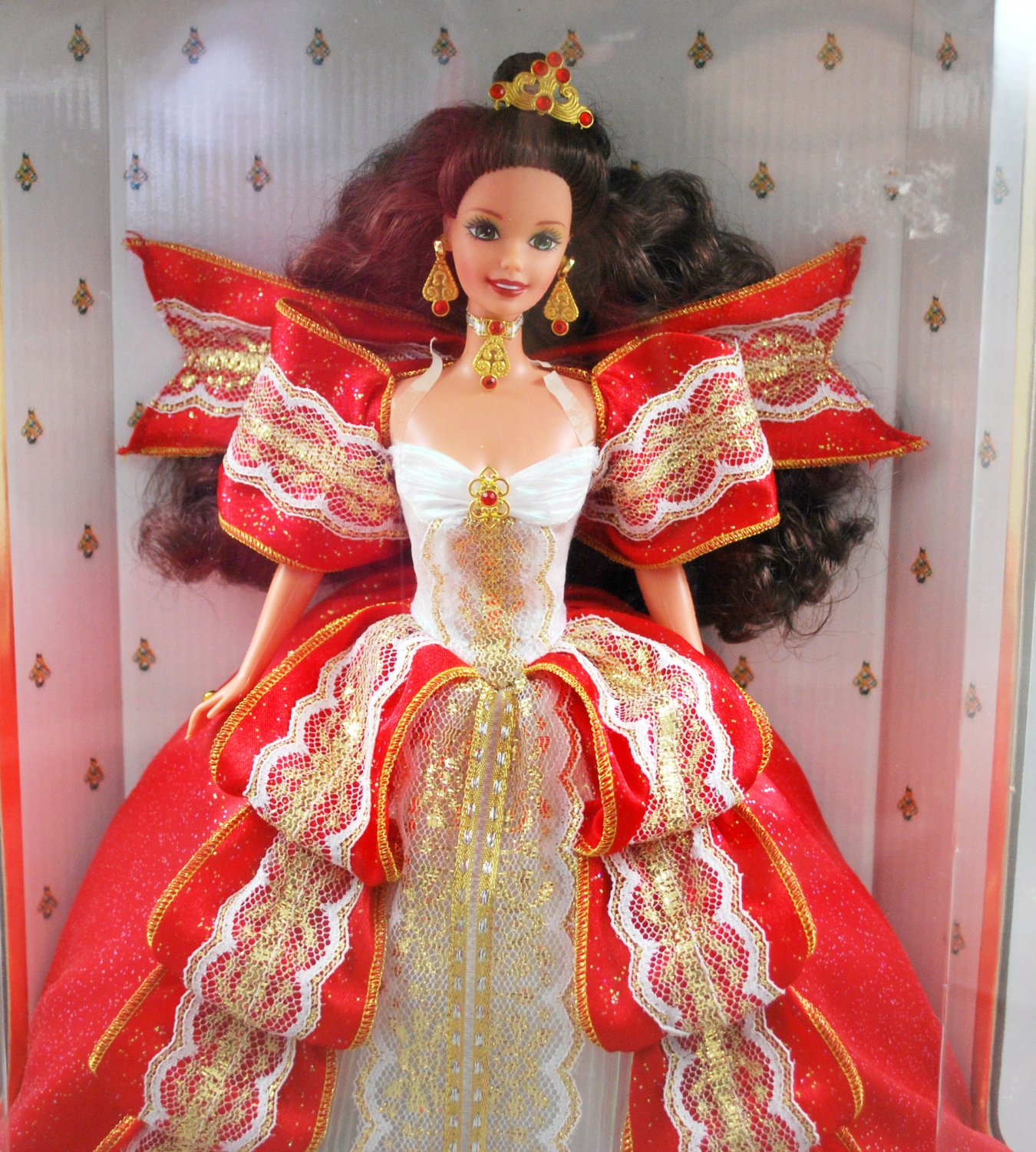 1997 Mattel Happy Holidays Barbie Doll Brunette 10th Anniversary