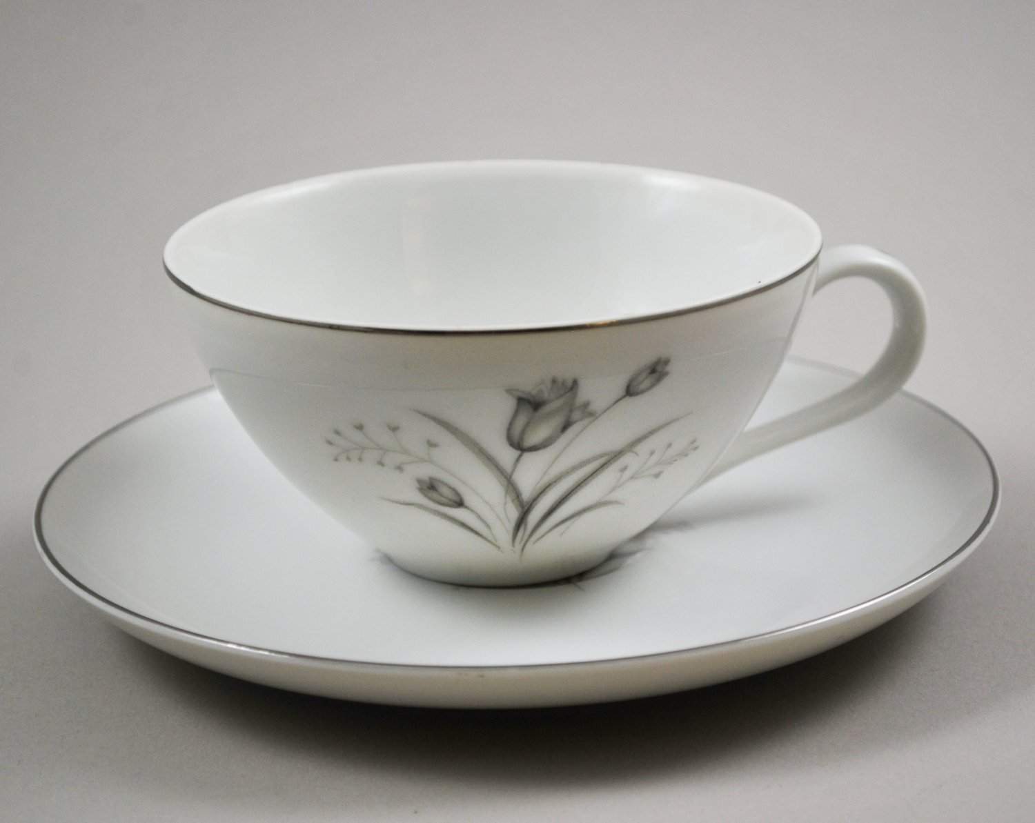 Royal Elegance Cup Saucer Creative Fine China Japan Dinnerware