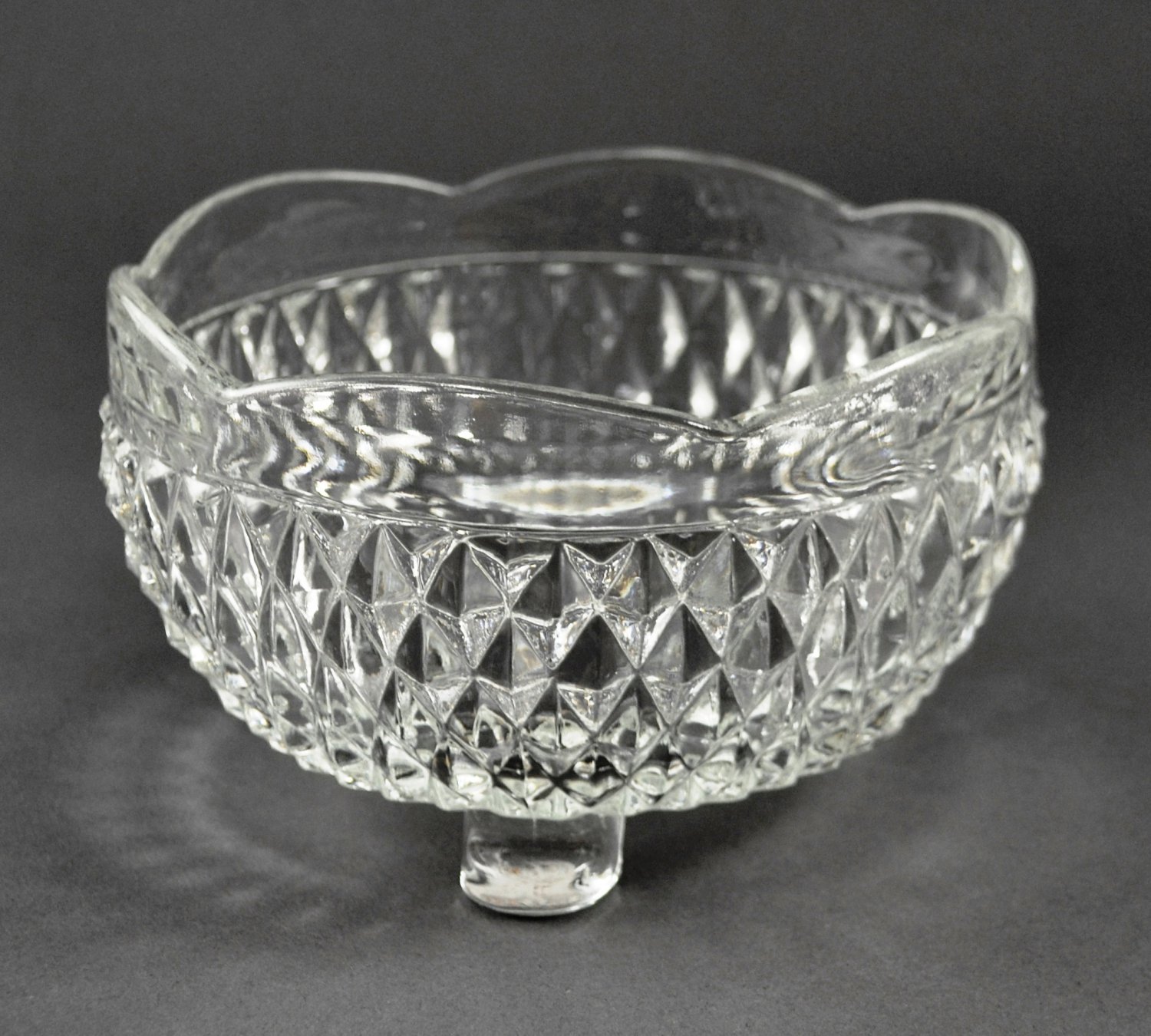 Vintage Indiana Glass Diamond Point Crystal Clear Ftd Bowl W Scalloped Rim