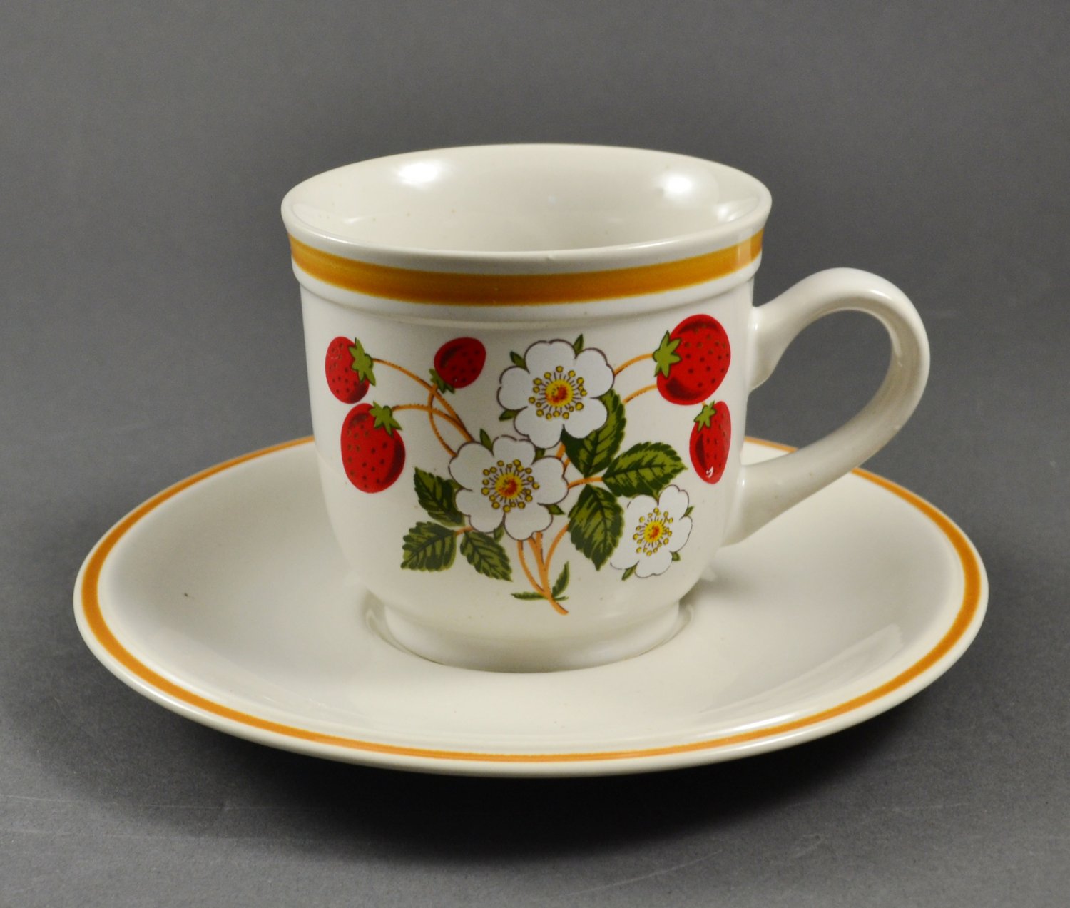 Sheffield Strawberries 'N Cream Stoneware Coffee Tea Cup & Saucer