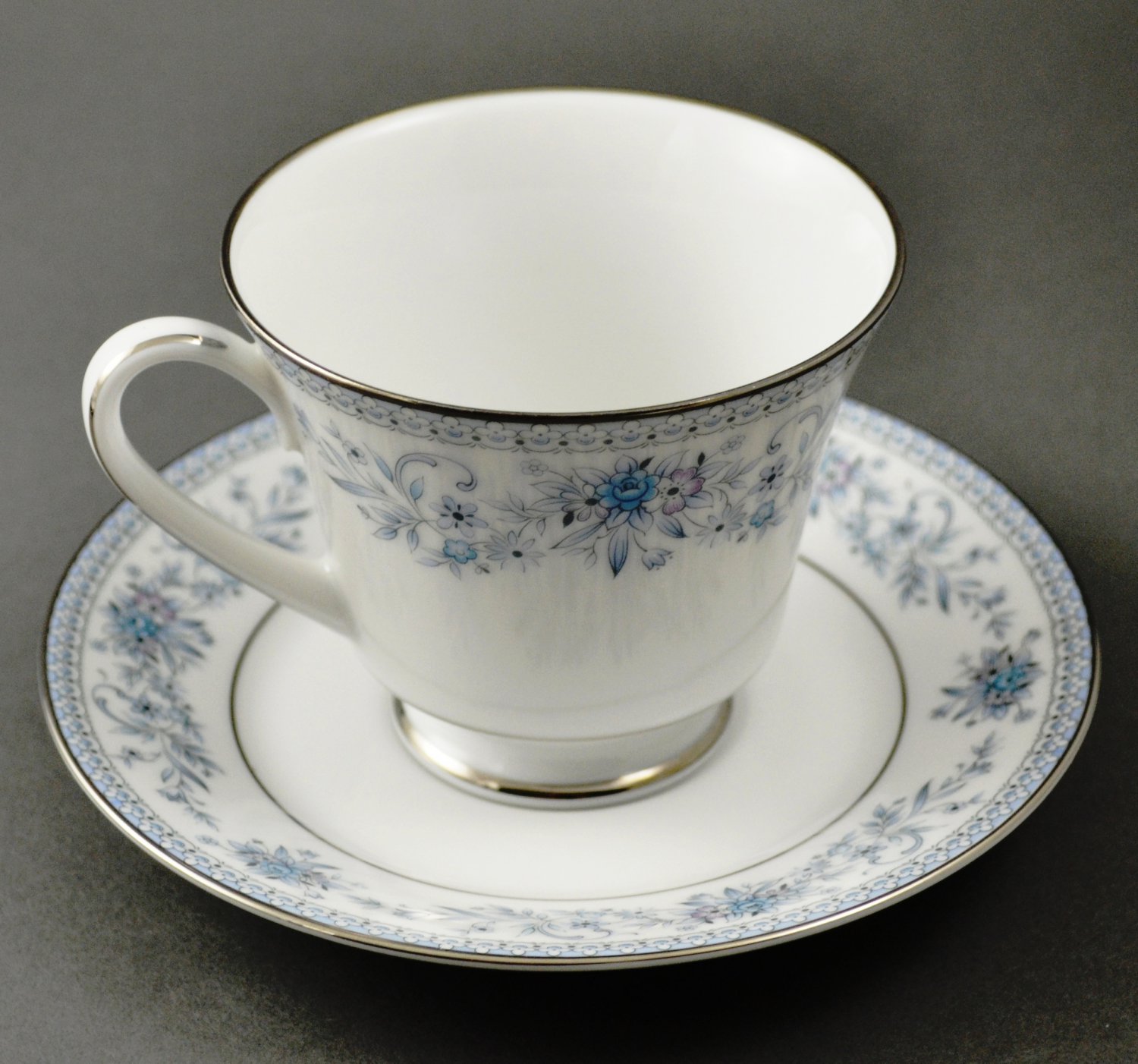 Noritake China Blue Hill 2482 5Piece Dinnerware Place Setting