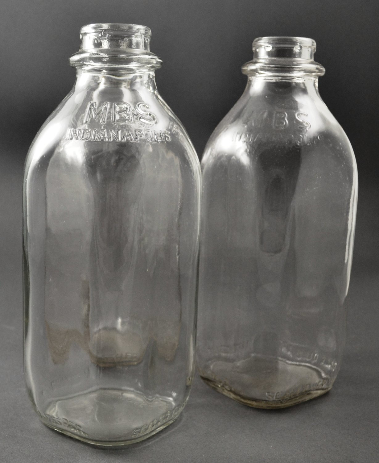 Set Of 3 Vintage United Duraglas And Mbs Indianapolis Glass Quart Milk Bottles 5284