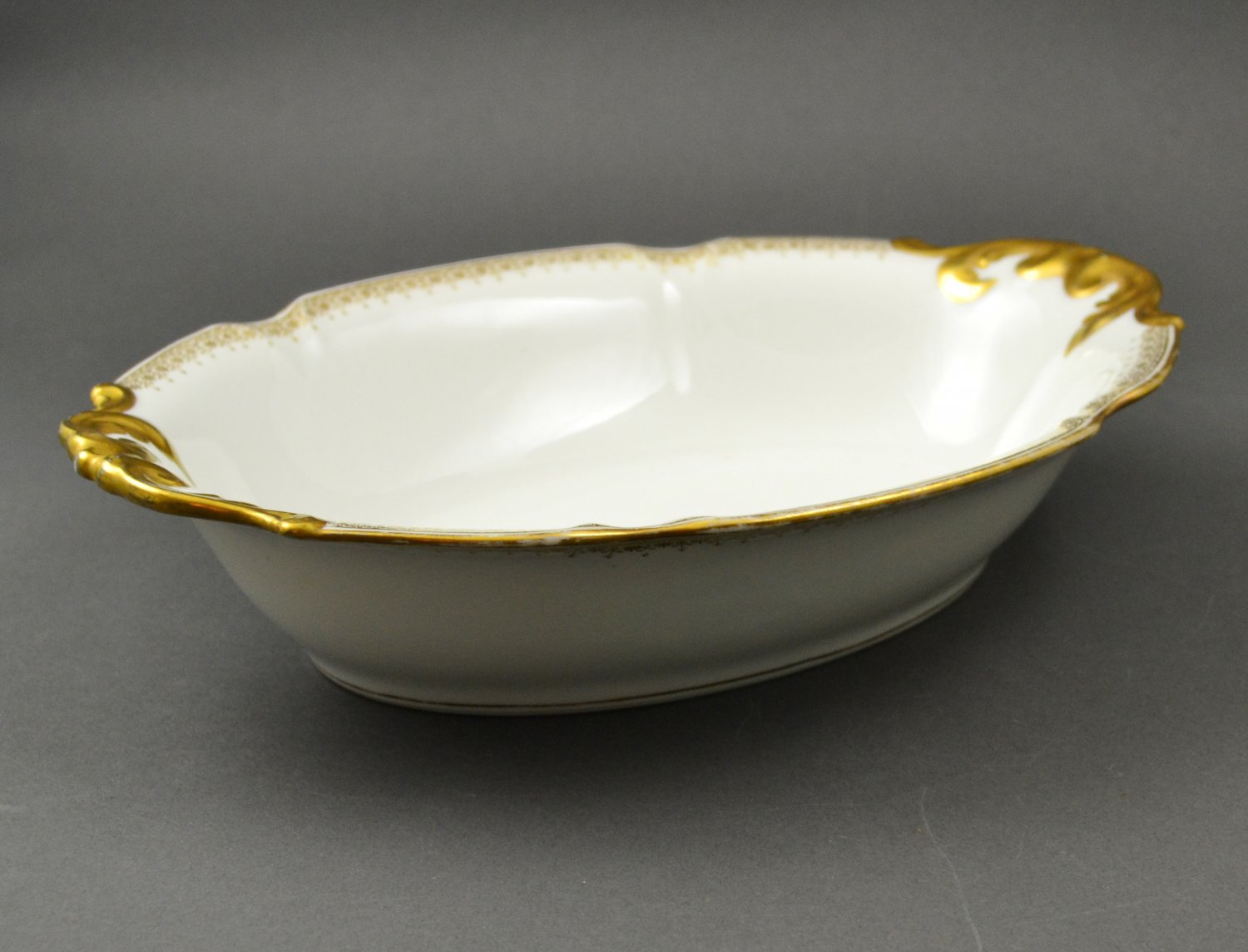 D & C France L Bernardaud & Cie Limoges Oval Serving Bowl w/ Gold Trim