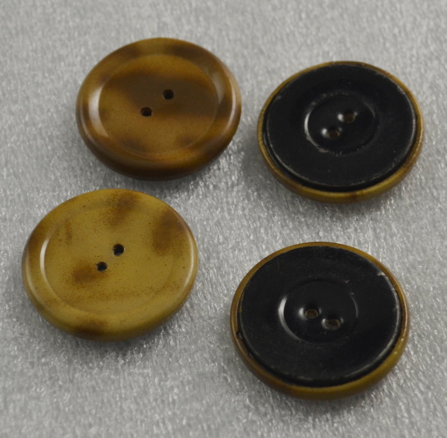 4 Vintage Sewing Buttons Plastic w/ Metal Backing 2Hole Marbled Tan 1