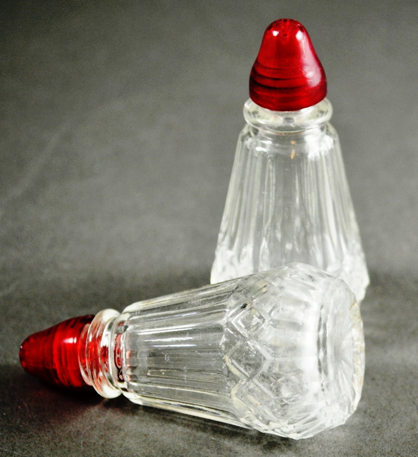 Vintage Clear Glass Salt & Pepper Shakers w/ Red Plastic Caps