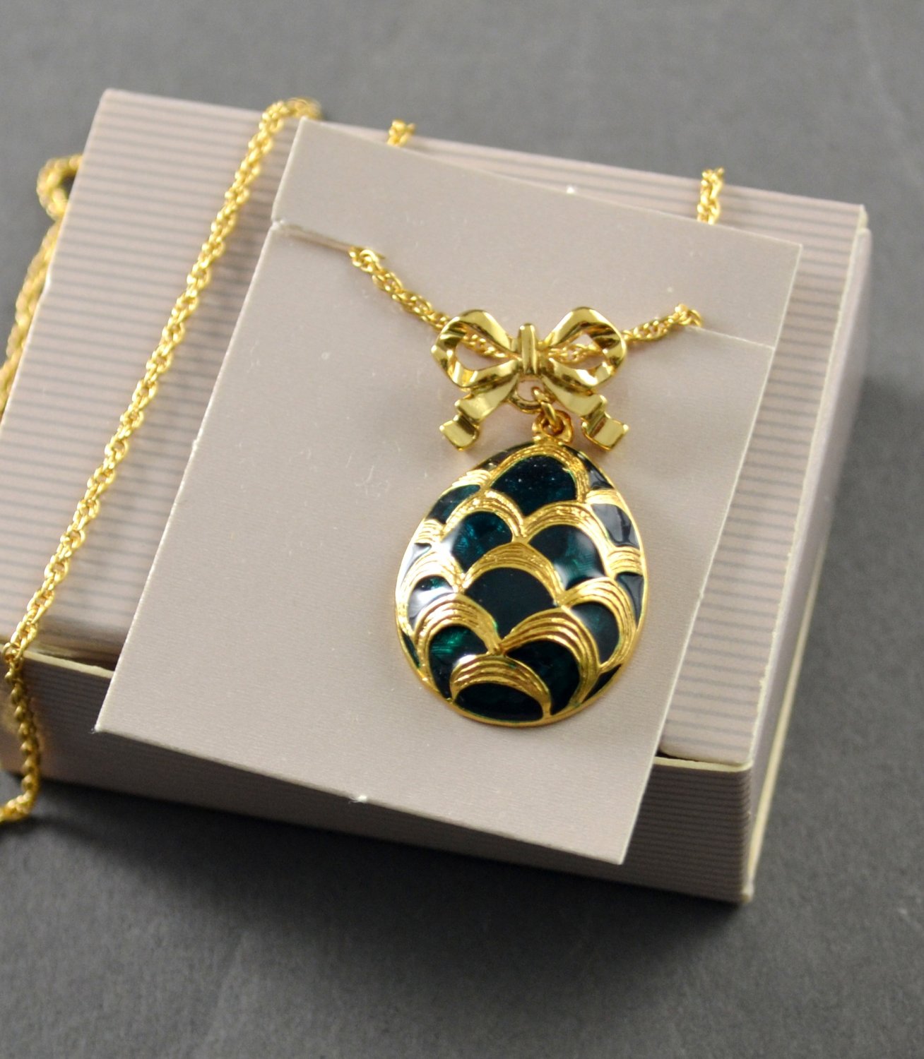 1988 Avon Easter Egg Pendant Necklace Teal Enamel in Goldtone Setting