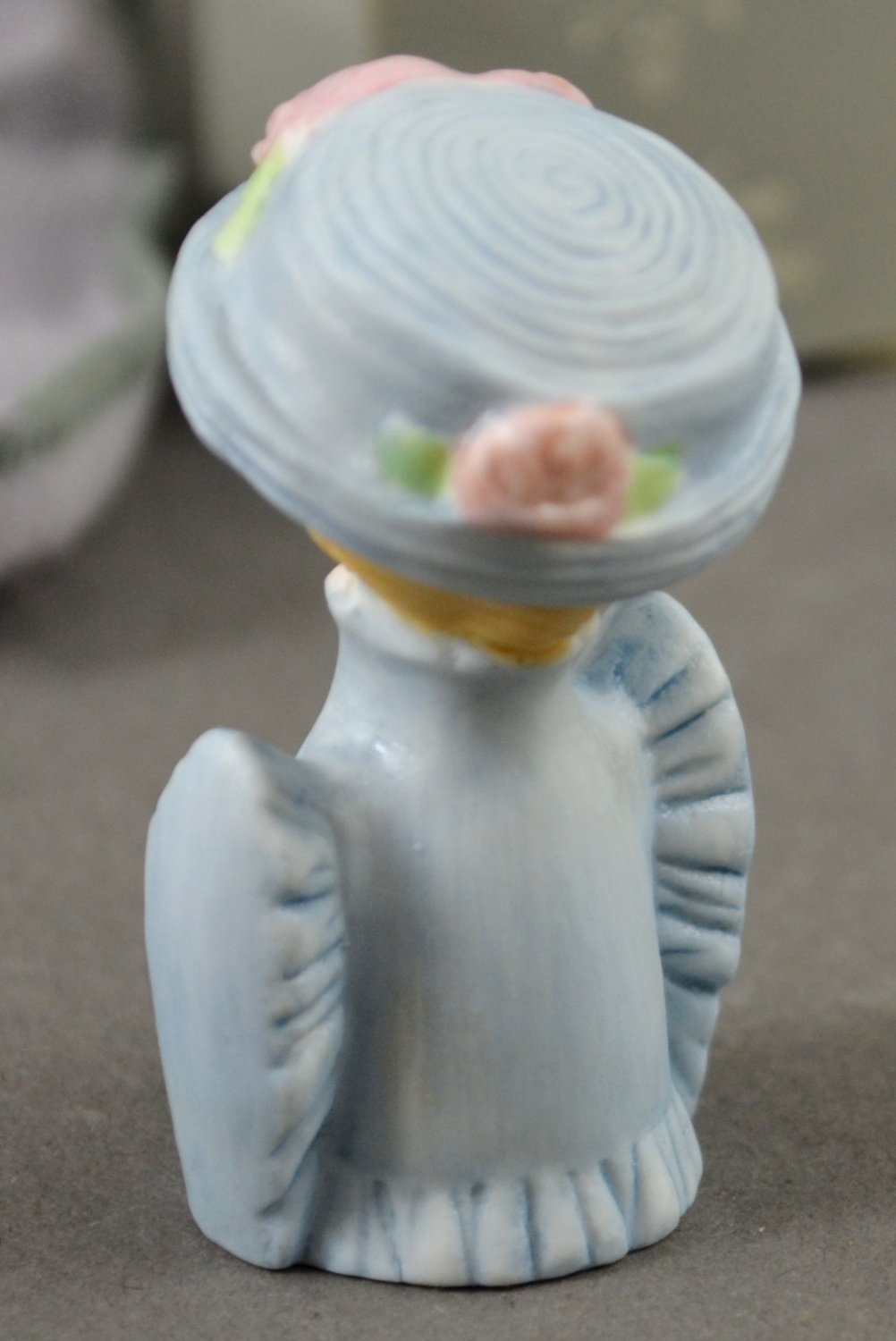 Avon American Fashion Thimbles 1890 Porcelain Lady Silhouette