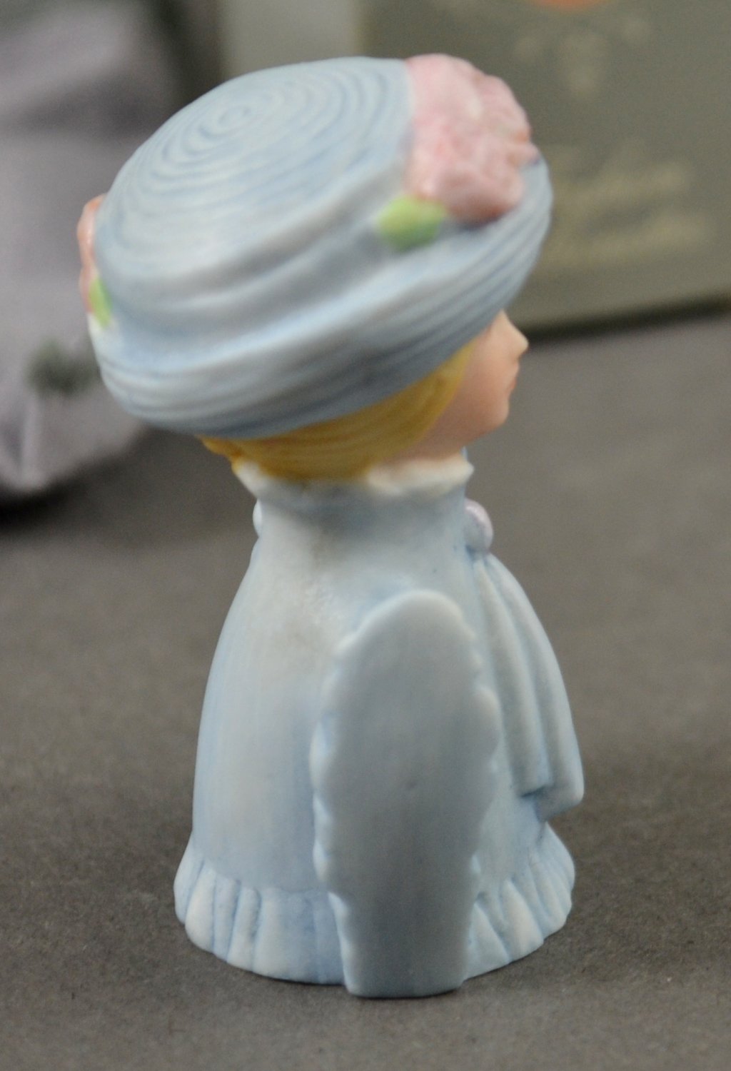 Avon American Fashion Thimbles 1890 Porcelain Lady Silhouette