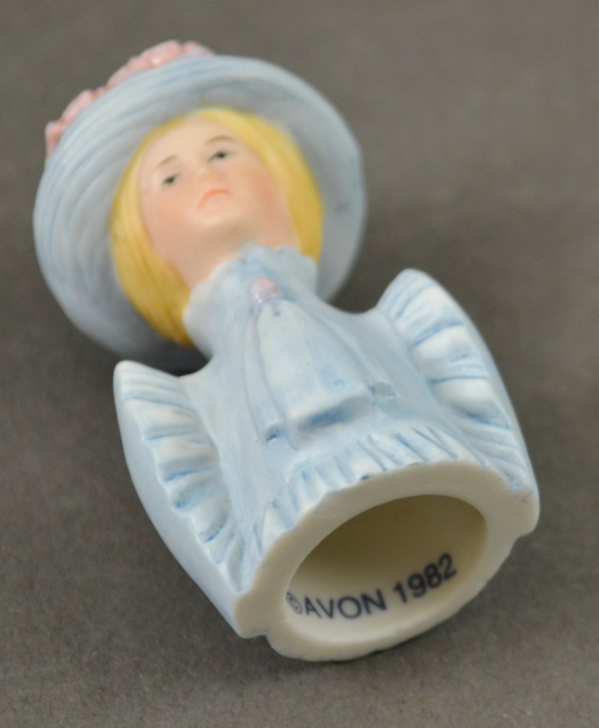 Avon American Fashion Thimbles 1890 Porcelain Lady Silhouette